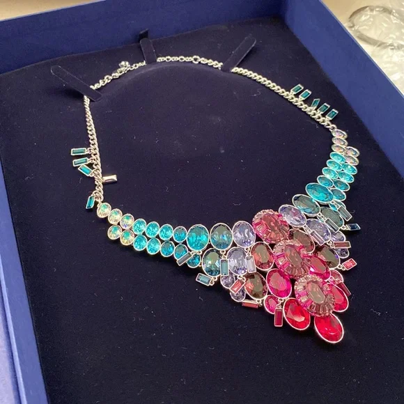 Swarovski Eminence Necklace - Picture 6 of 7